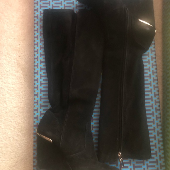 Tory Burch size 8 wedge black suede boot - Picture 2 of 6